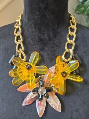 C 1946 Gold Tone Amber Orange Lucite Floral Statement Necklace